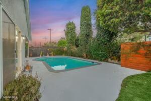 Van Nuys, California, 91405, United States, 3 Bedrooms Bedrooms, ,2 BathroomsBathrooms,Residential,For Sale,1939328