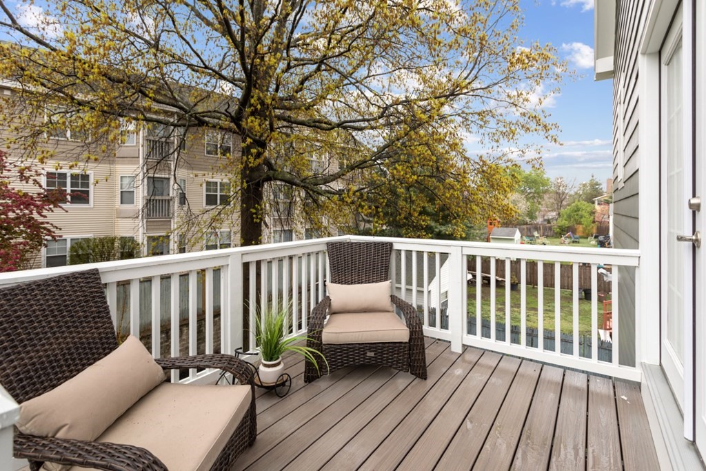 15 Woodbine St, 15, Somerville, Massachusetts, 02143, United States, 3 Bedrooms Bedrooms, ,3 BathroomsBathrooms,Residential,For Sale,15 Woodbine St , 15,1009384