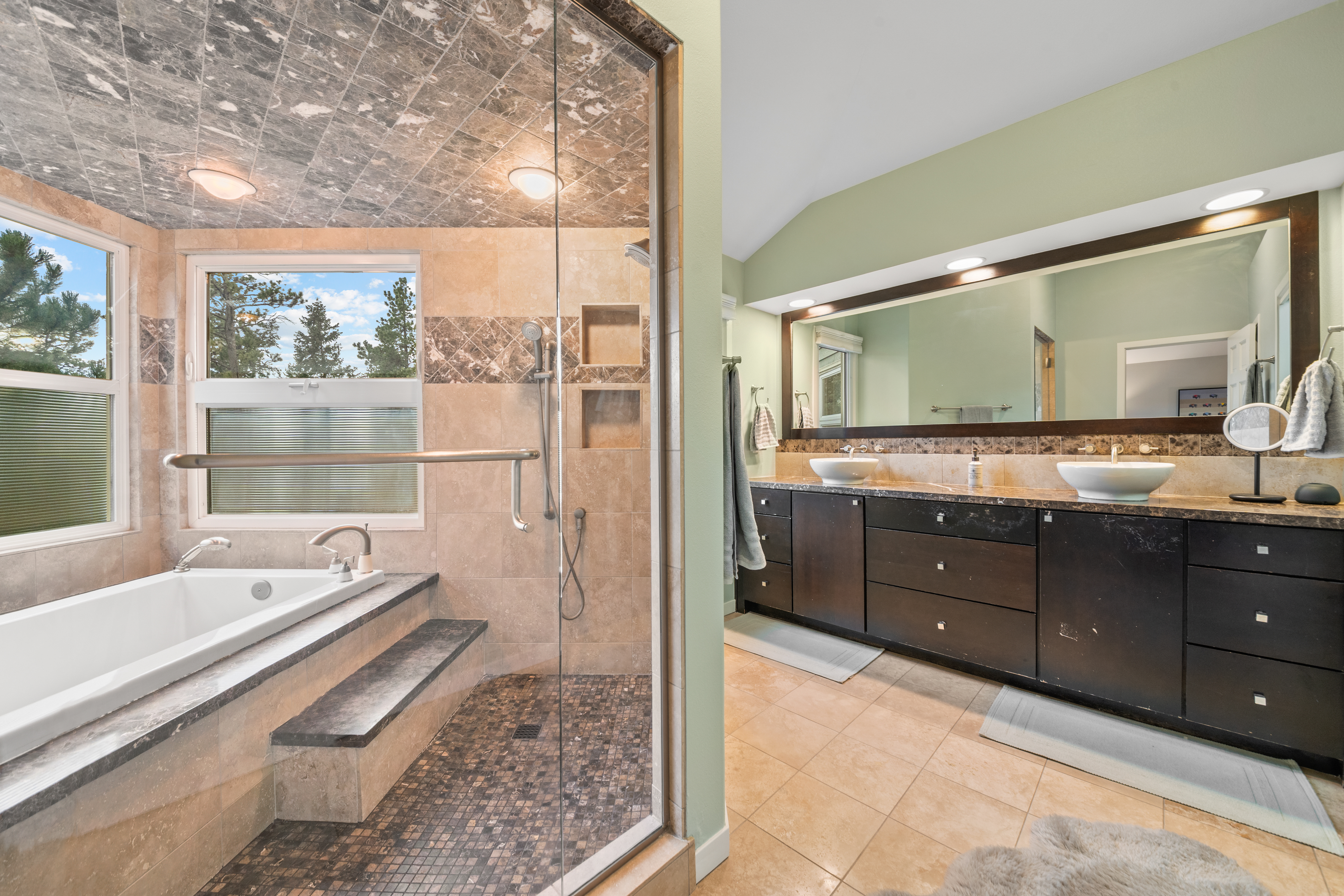  Refined Mountain Living in the Coveted Troutdale Enclave of North Evergreen - 物件實景