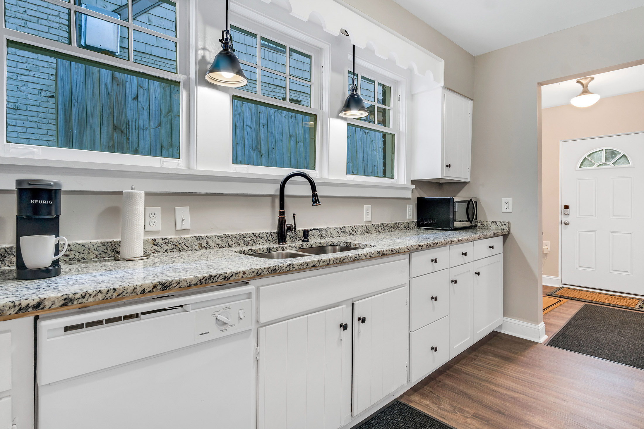  Beautifully Renovated Bungalow Perched above Orme Park in Virginia-Highland - 物件實景