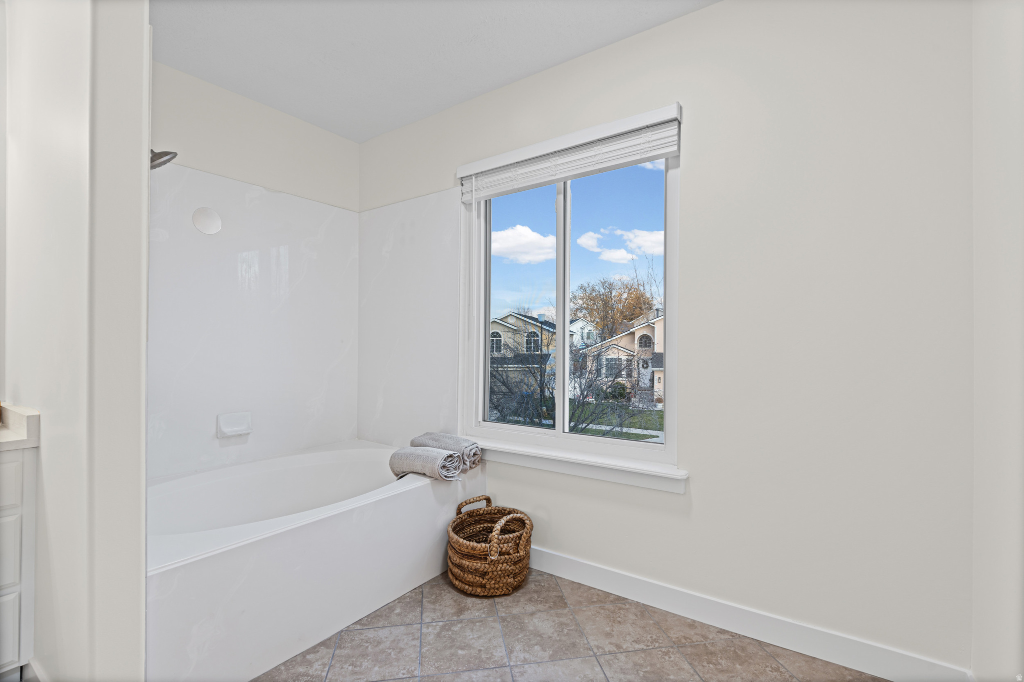 Sandy, Utah, 84070, United States, 3 Bedrooms Bedrooms, ,3 BathroomsBathrooms,Residential,For Sale,1996029