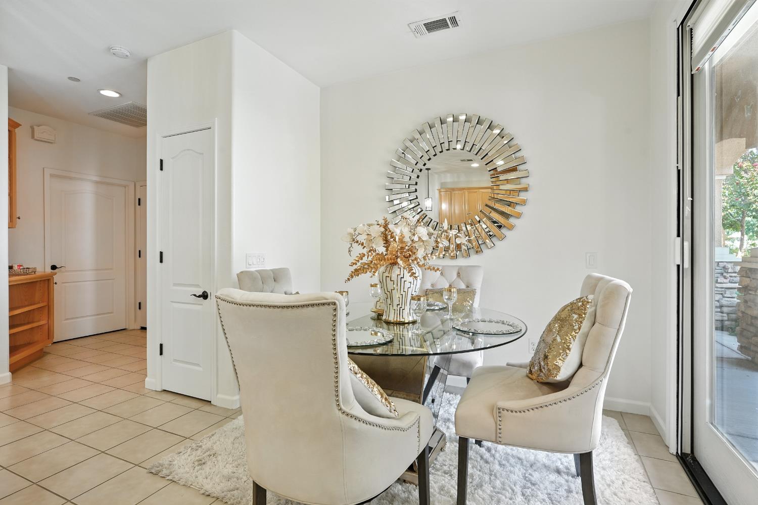 Roseville, California, 95747, United States, 2 Bedrooms Bedrooms, ,2 BathroomsBathrooms,Residential,For Sale,1918071