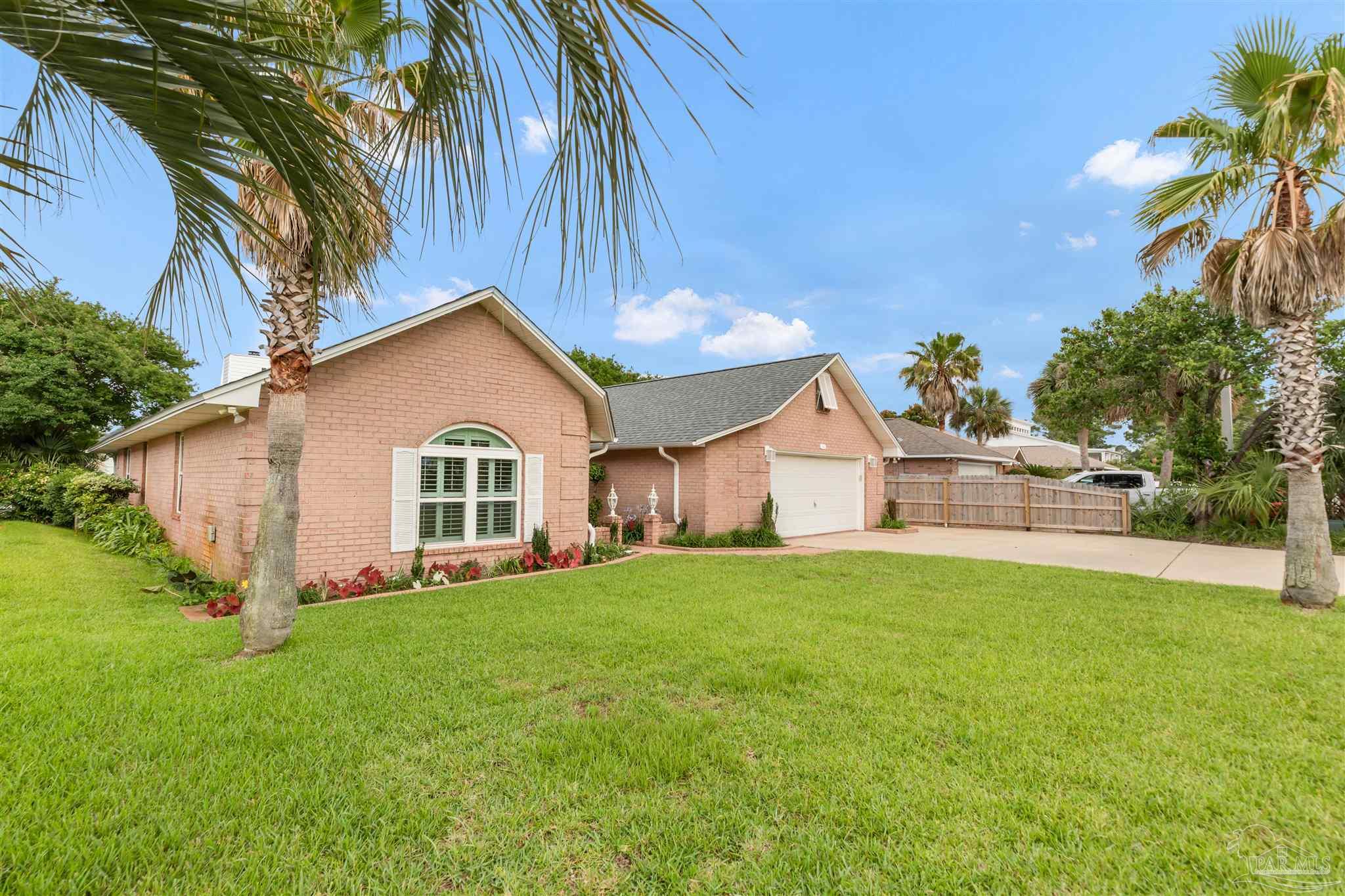 Gulf Breeze, Florida, 32563, United States, 4 Bedrooms Bedrooms, ,4 BathroomsBathrooms,Residential,For Sale,1847314