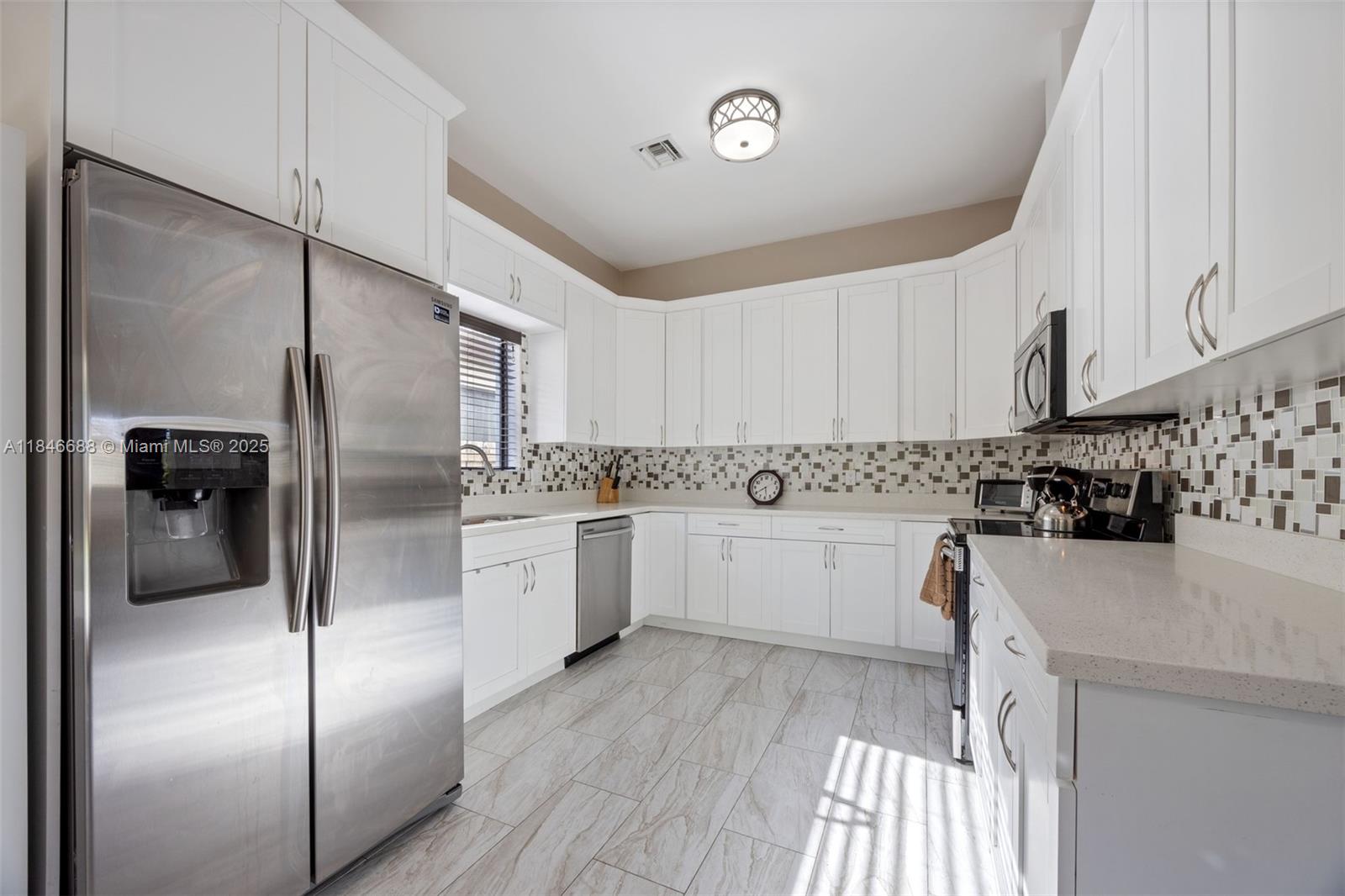 West Park, Florida, 33023, United States, 5 Bedrooms Bedrooms, ,4 BathroomsBathrooms,Residential,For Sale,1907541