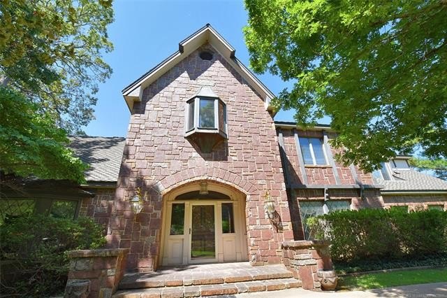 Tahlequah, Oklahoma, 74464, United States, 4 Bedrooms Bedrooms, ,4 BathroomsBathrooms,Residential,For Sale,1975818