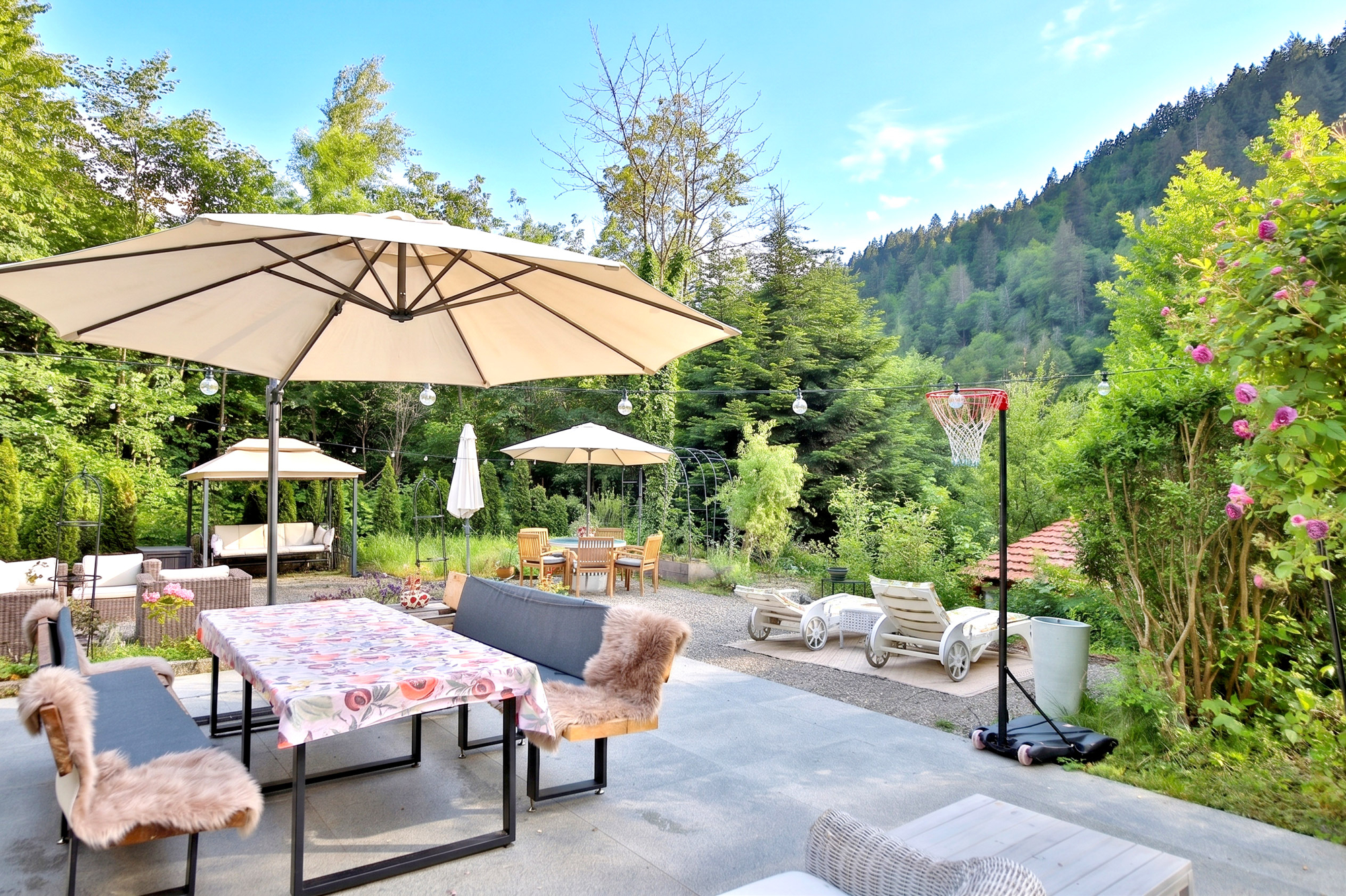  Refurbished family house - flooded with light &family-friendly with large garden - 物件實景