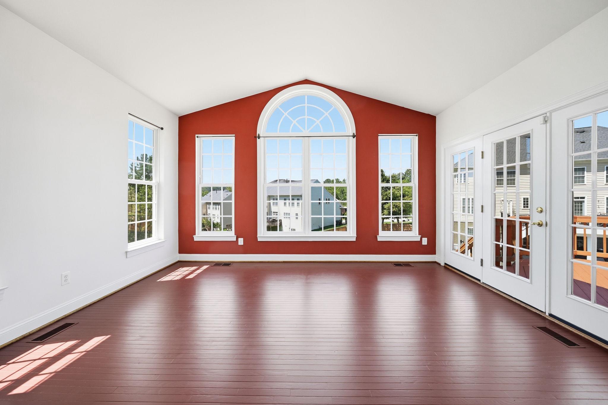 Triangle, Virginia, 22172, United States, 5 Bedrooms Bedrooms, ,4 BathroomsBathrooms,Residential,For Sale,2048381