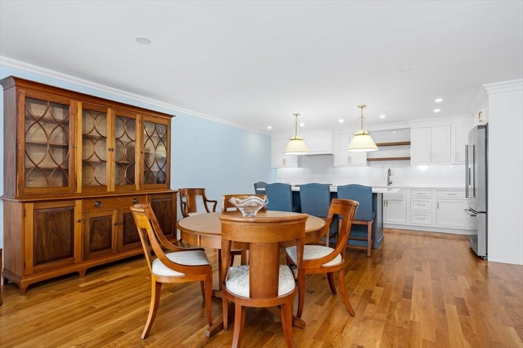 Quincy, Massachusetts, 02171, United States, 2 Bedrooms Bedrooms, ,2 BathroomsBathrooms,Residential,For Sale,1925406