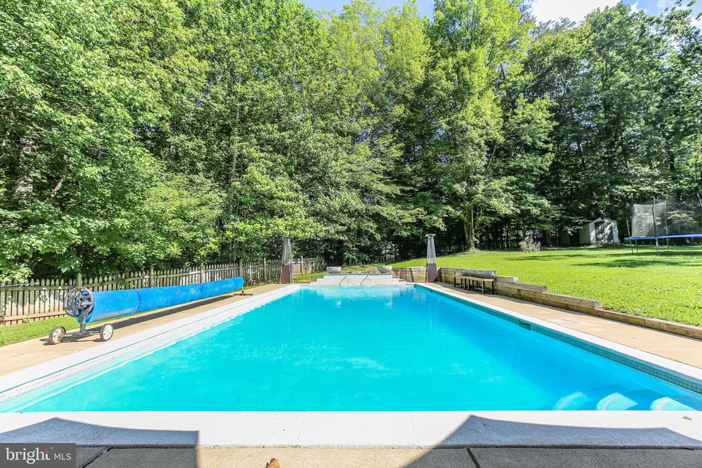 Fredericksburg, Virginia, 22407, United States, 5 Bedrooms Bedrooms, ,5 BathroomsBathrooms,Residential,For Sale,1927805