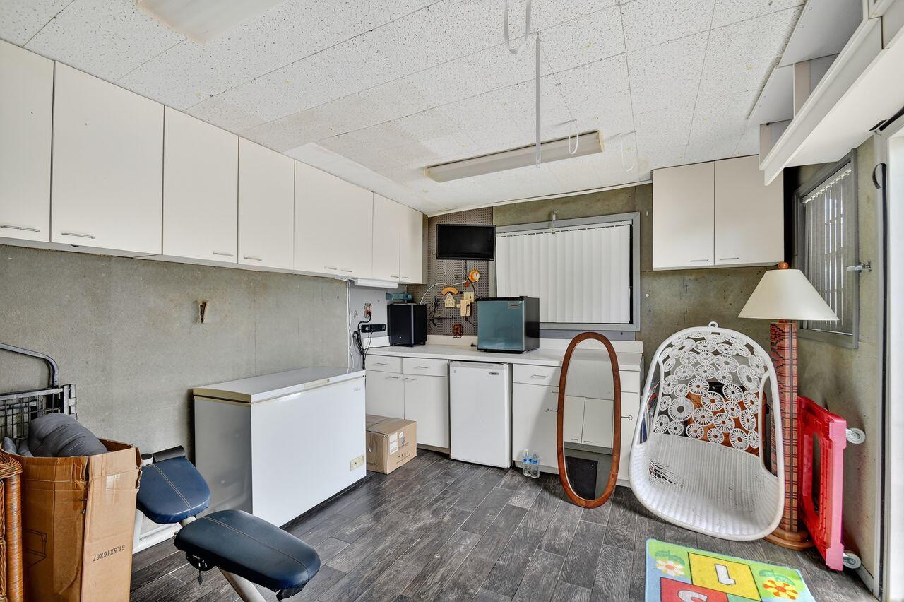 Palm Springs, Florida, 33461, United States, 3 Bedrooms Bedrooms, ,2 BathroomsBathrooms,Residential,For Sale,1901355