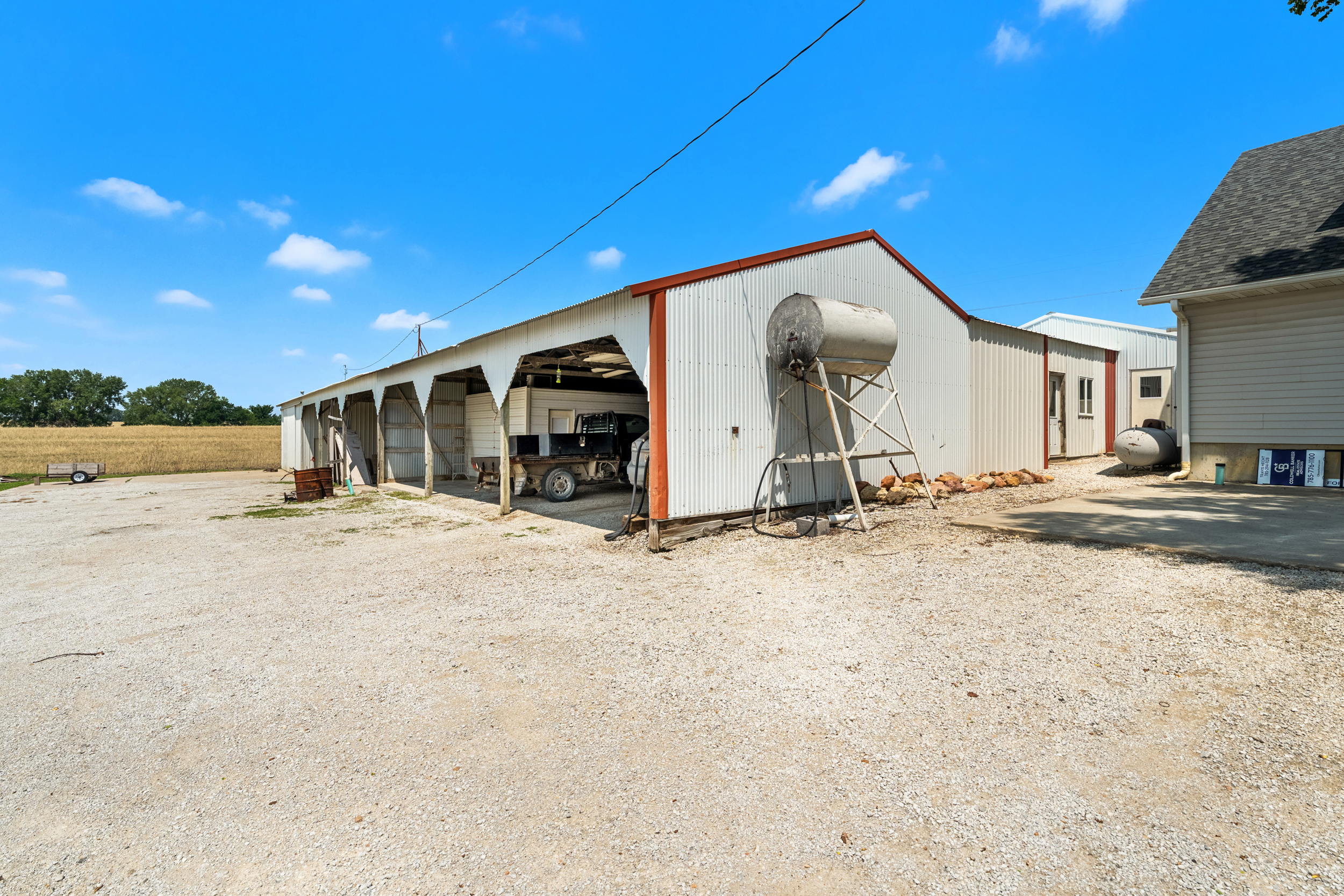 Centralia, Kansas, 66415, United States, 8 Bedrooms Bedrooms, ,4 BathroomsBathrooms,Residential,For Sale,1849924