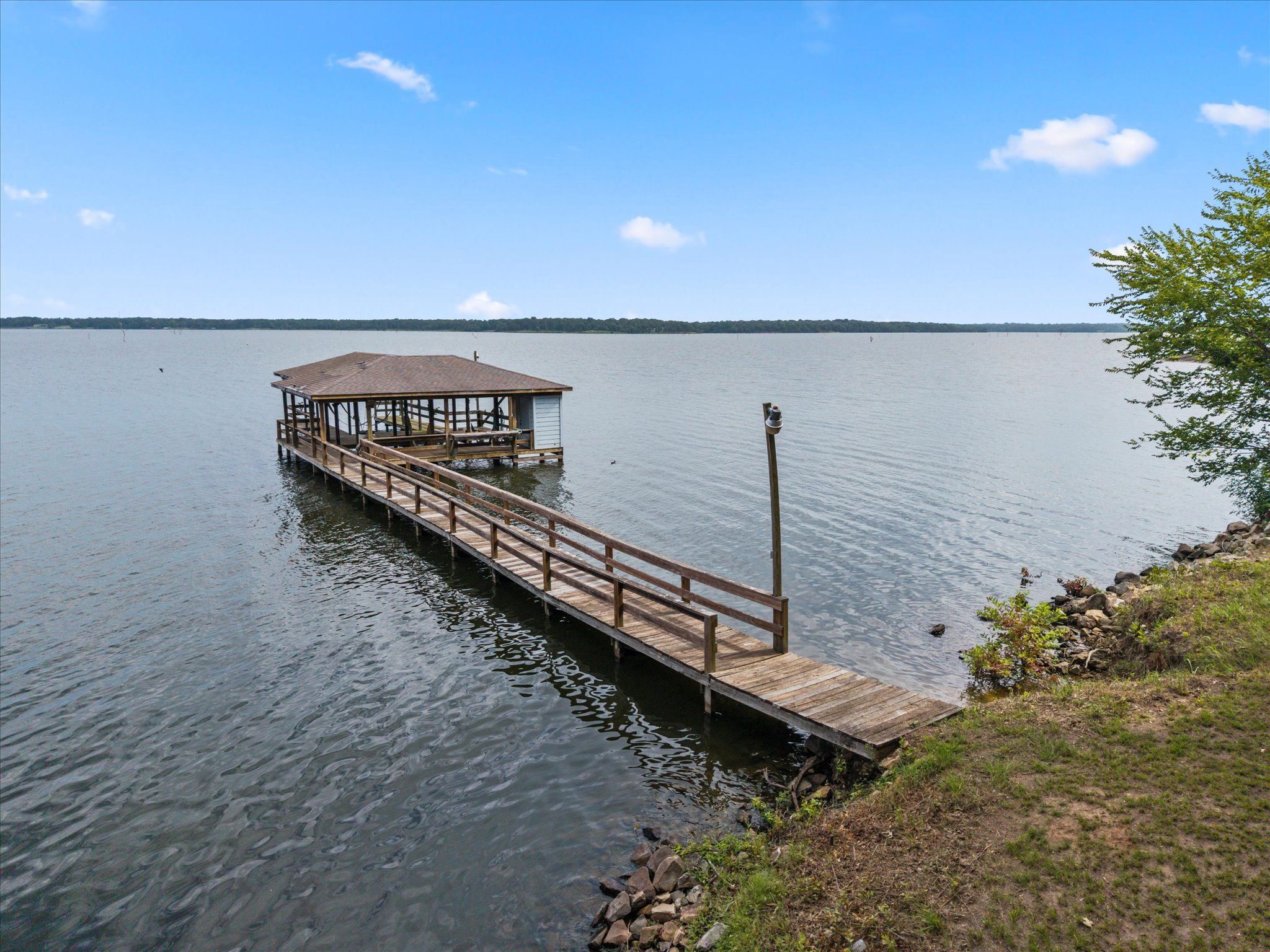Emory, Texas, 75440, United States, 3 Bedrooms Bedrooms, ,4 BathroomsBathrooms,Residential,For Sale,1892532