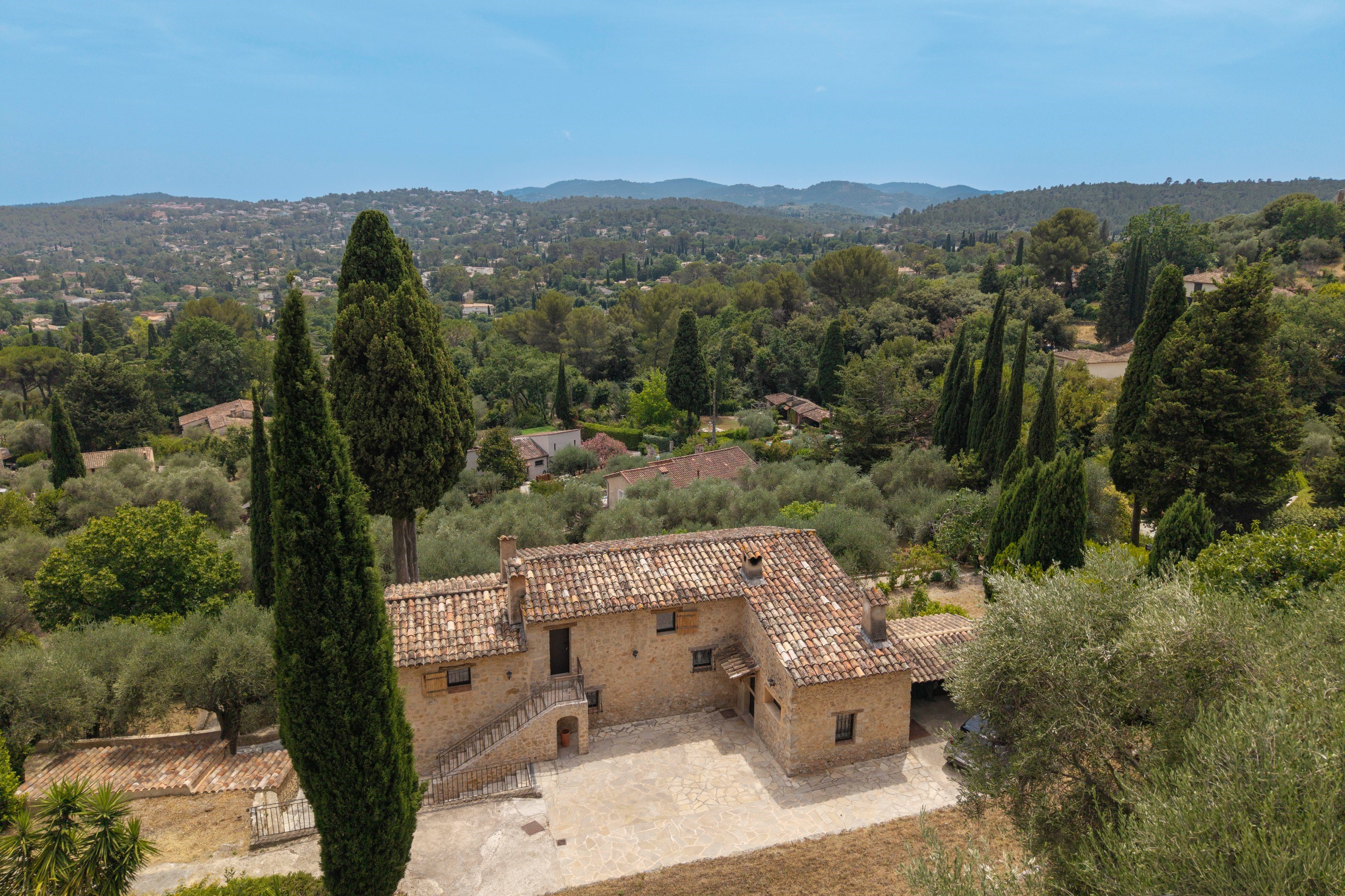  Spéracèdes, renovated 18th century stone farmhouse for sale with olive grove, d… - 物件實景