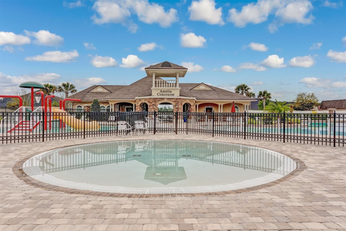 Fernandina Beach, Florida, 32034, United States, 4 Bedrooms Bedrooms, ,3 BathroomsBathrooms,Residential,For Sale,1881619