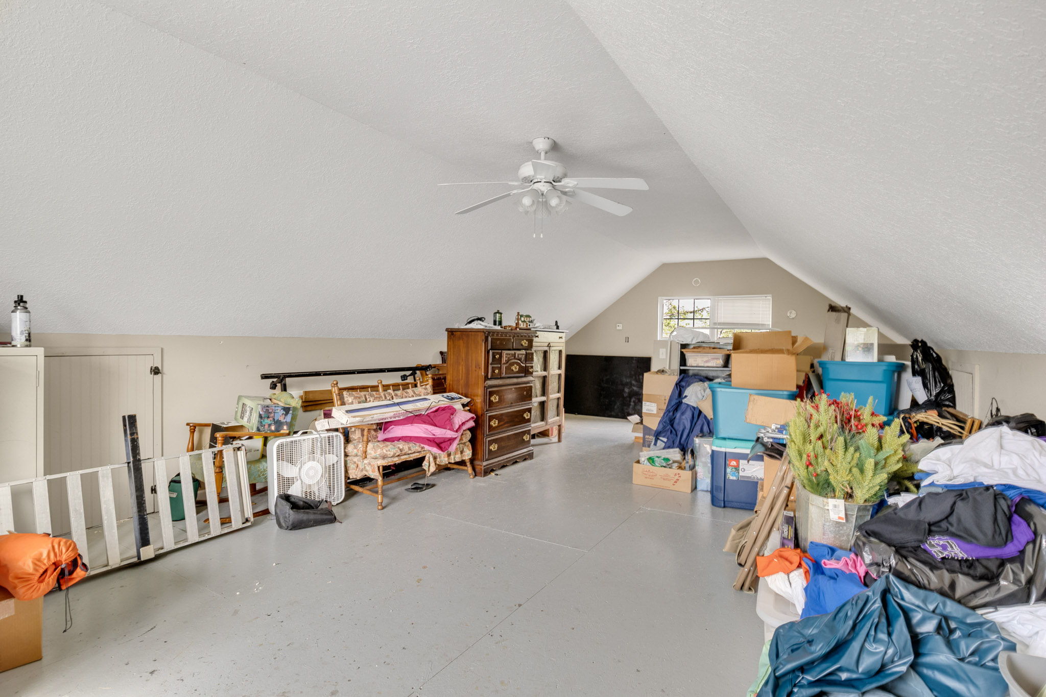 Sevierville, Tennessee, 37876, United States, 3 Bedrooms Bedrooms, ,3 BathroomsBathrooms,Residential,For Sale,1979818