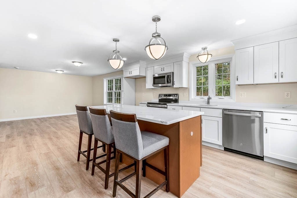 Plymouth, Massachusetts, 02360, United States, 3 Bedrooms Bedrooms, ,2 BathroomsBathrooms,Residential,For Sale,1979879