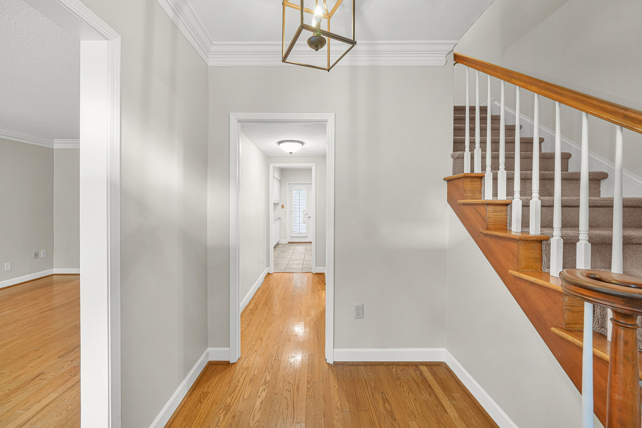  Beautiful Brick Townhome Offers Peaceful Park-like Living in Buckhead - 物件實景