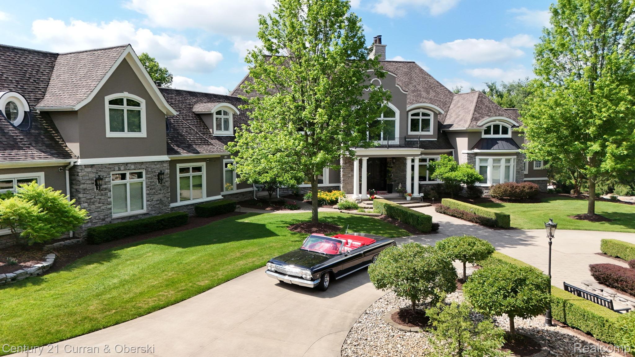 South Lyon, Michigan, 48178, United States, 6 Bedrooms Bedrooms, ,8 BathroomsBathrooms,Residential,For Sale,2008135