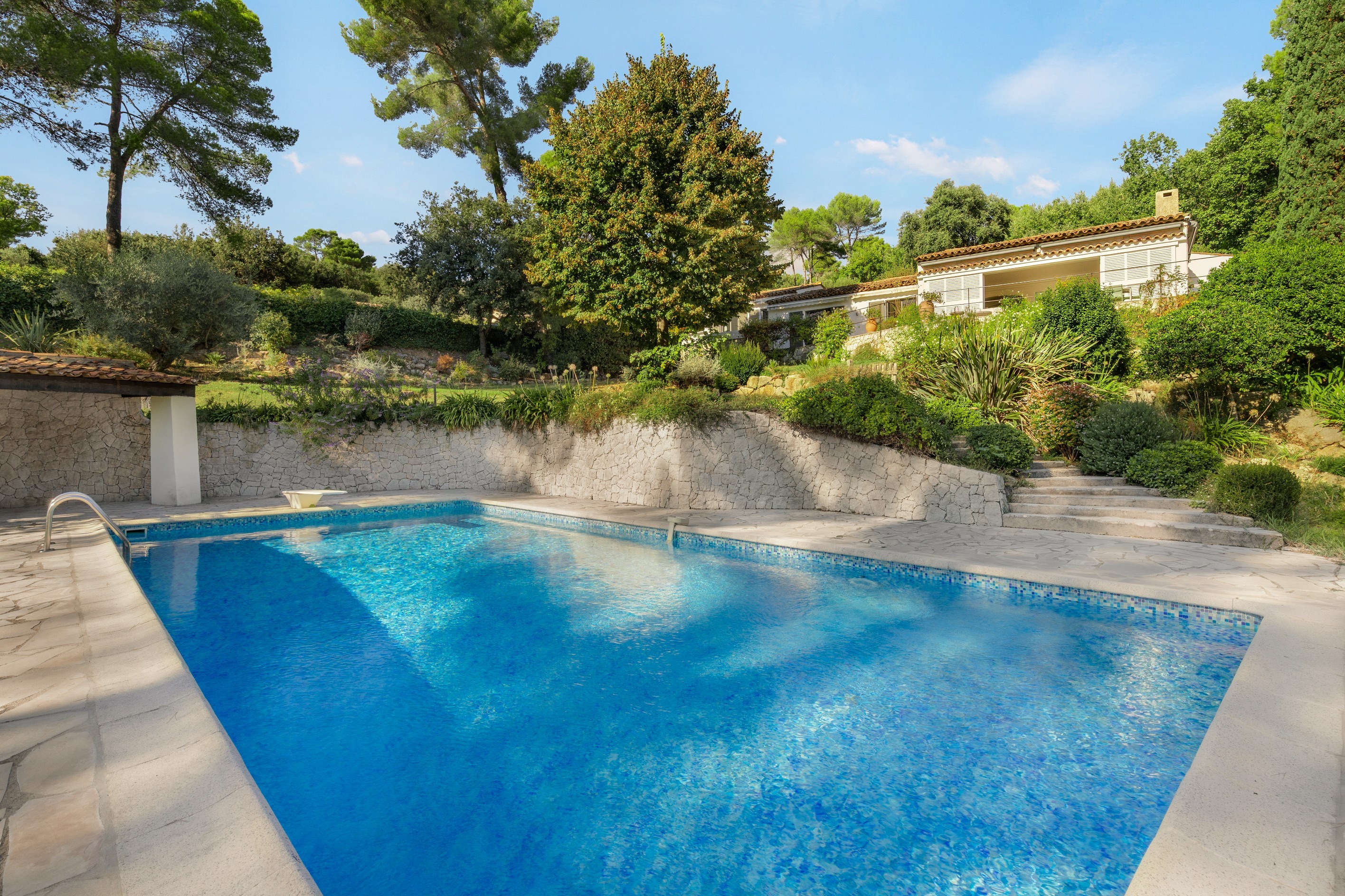  Exclusive listing: Property with guest accommodation in a private estate - 物件實景