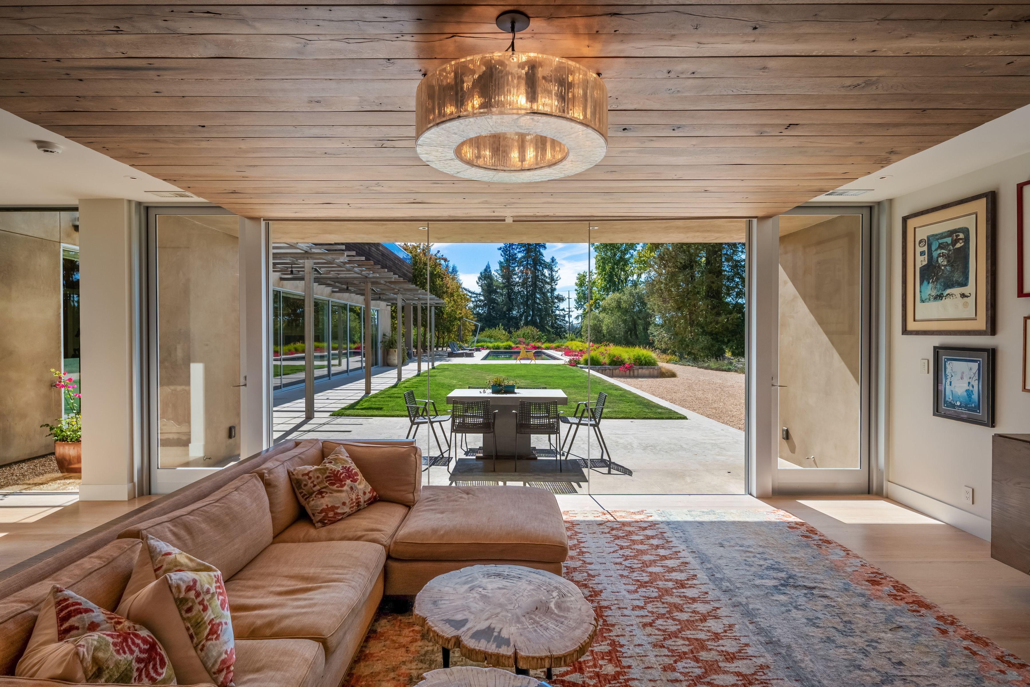  3027 Vichy Avenue - 物件實景