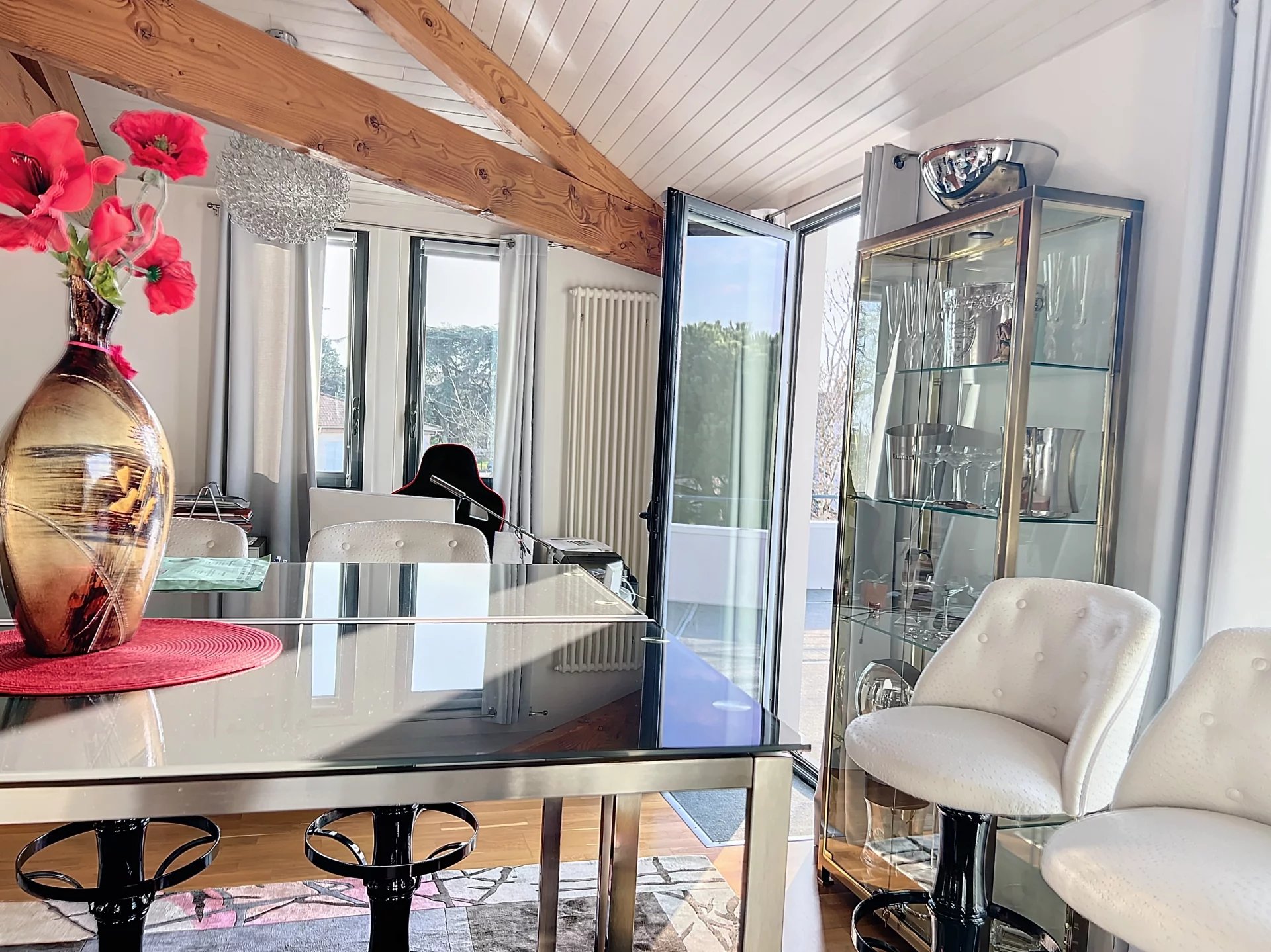 Saintes, New Aquitaine, 17100, FR, 3 Bedrooms Bedrooms, ,4 BathroomsBathrooms,Residential,For Sale,1771028