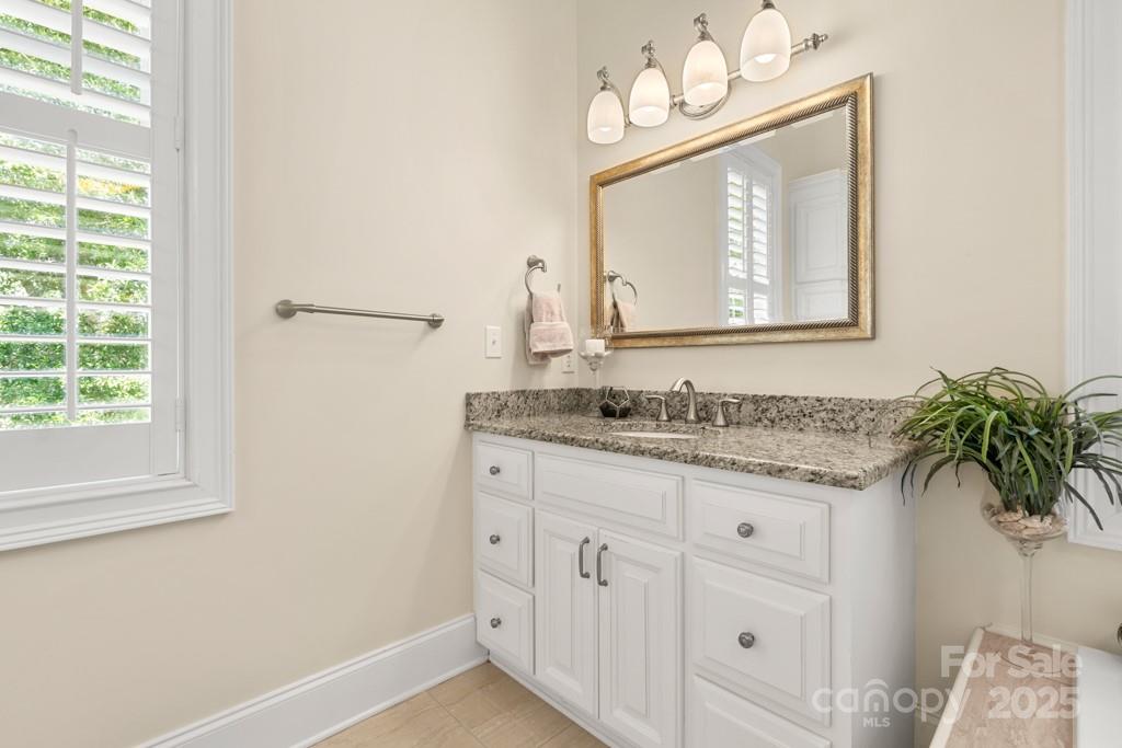 Liberty Hill, South Carolina, 29074, United States, 4 Bedrooms Bedrooms, ,5 BathroomsBathrooms,Residential,For Sale,1876148