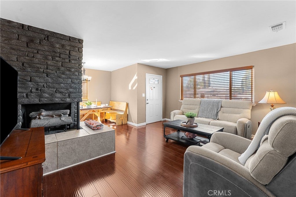 Redlands, California, 92374, United States, 4 Bedrooms Bedrooms, ,2 BathroomsBathrooms,Residential,For Sale,1987095