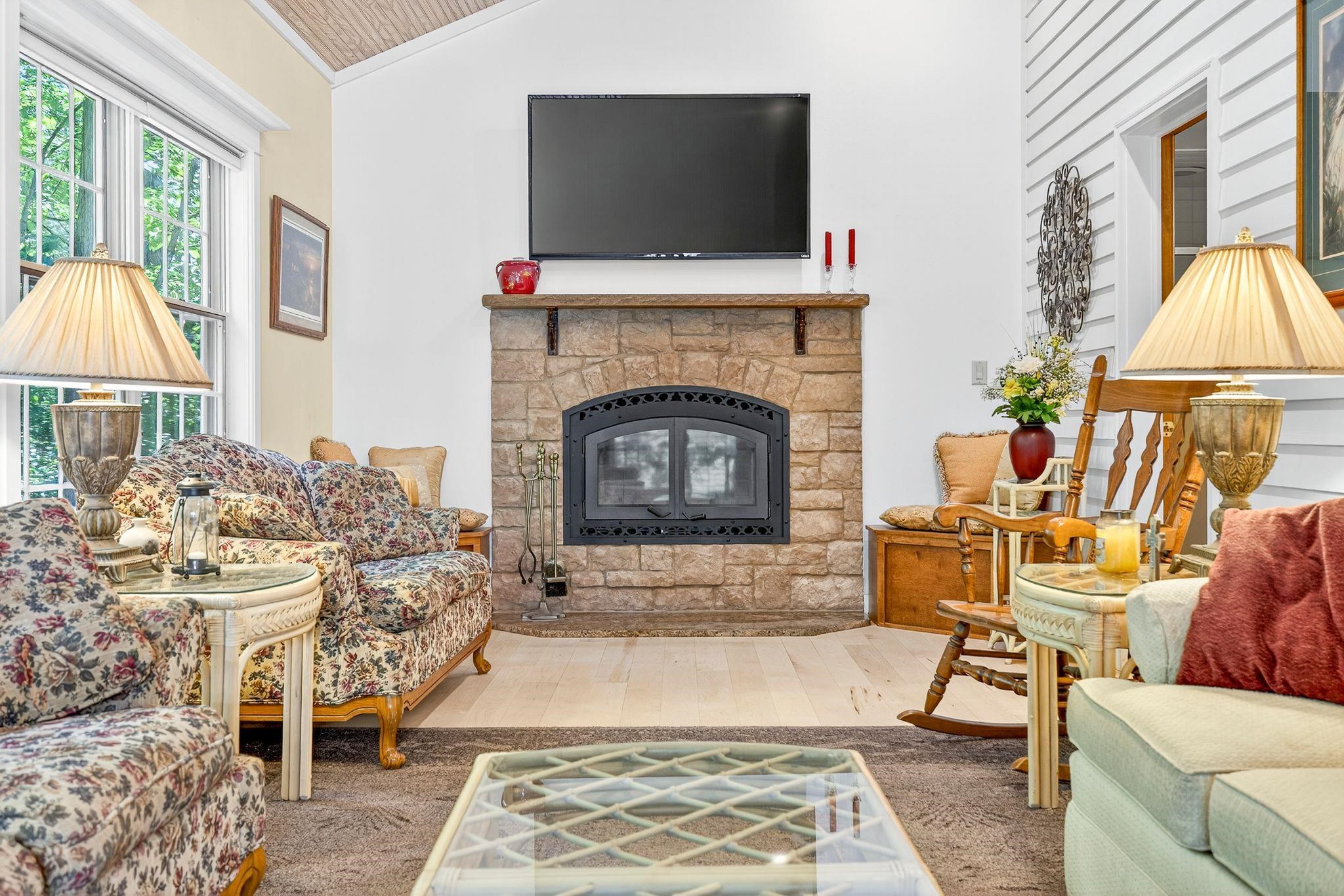 Kaukauna, Wisconsin, 54130-2900, United States, 3 Bedrooms Bedrooms, ,3 BathroomsBathrooms,Residential,For Sale,1916177