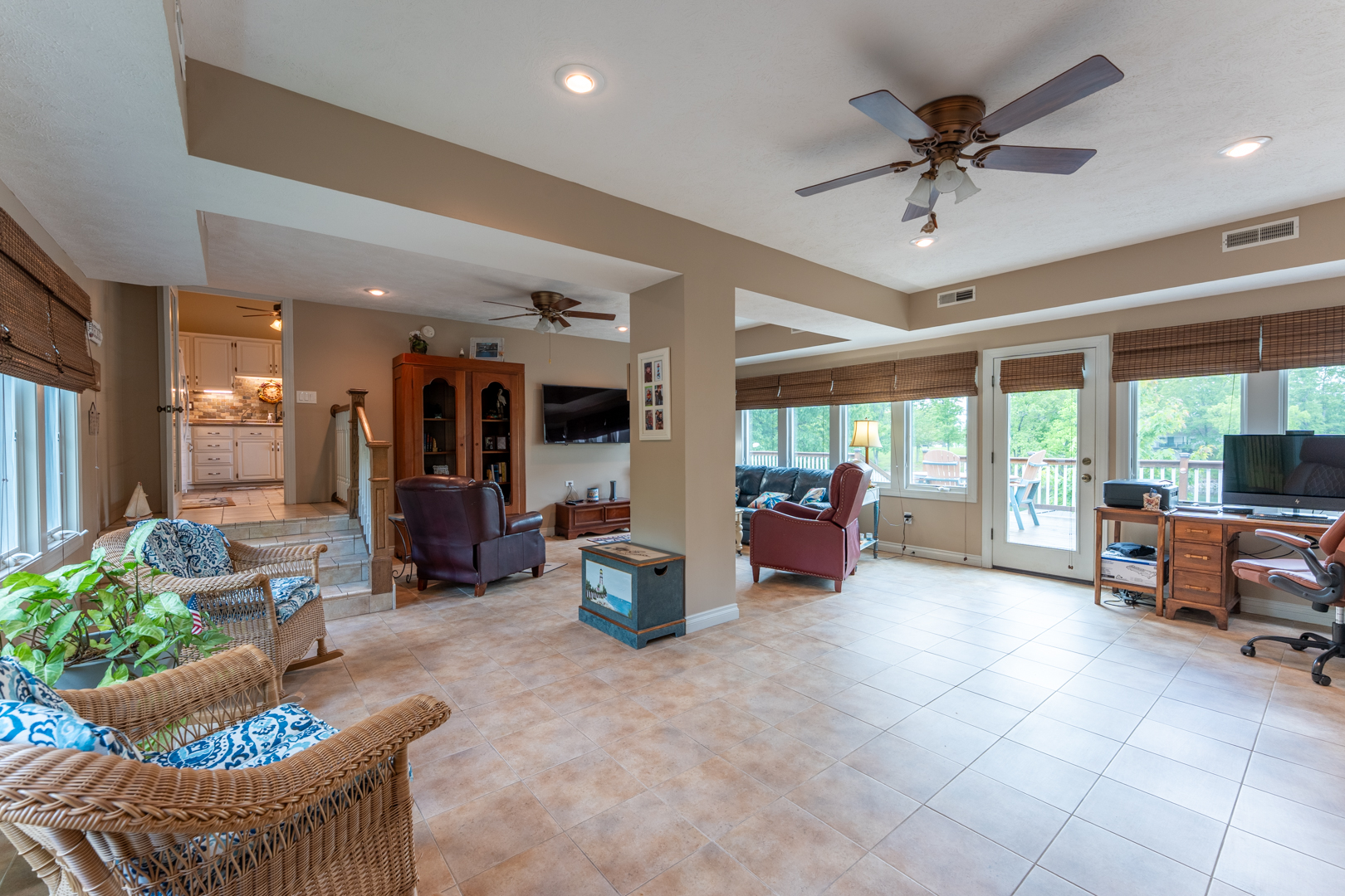 Marion, Illinois, 62959, United States, 3 Bedrooms Bedrooms, ,3 BathroomsBathrooms,Residential,For Sale,1936855
