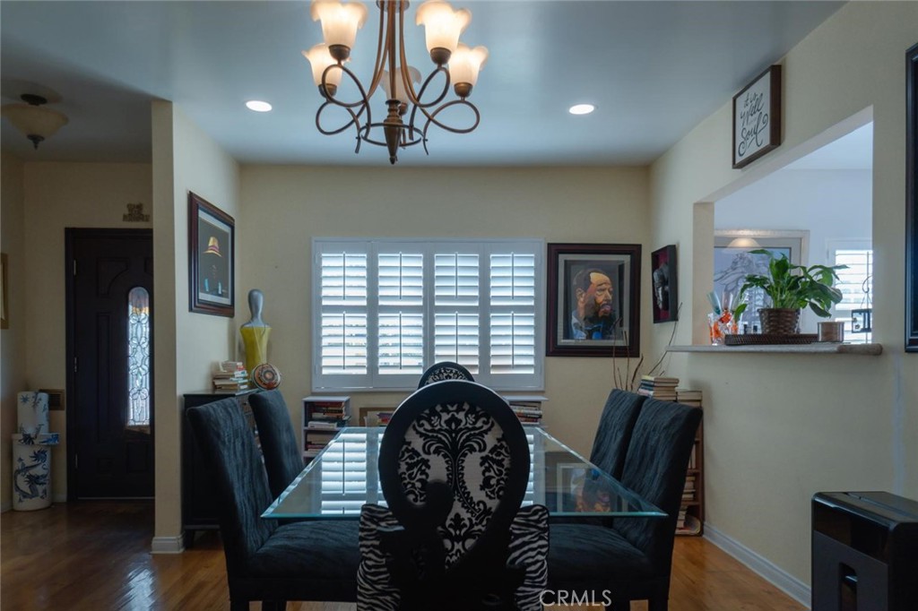 Los Angeles, California, 90008, United States, 3 Bedrooms Bedrooms, ,3 BathroomsBathrooms,Residential,For Sale,1984271