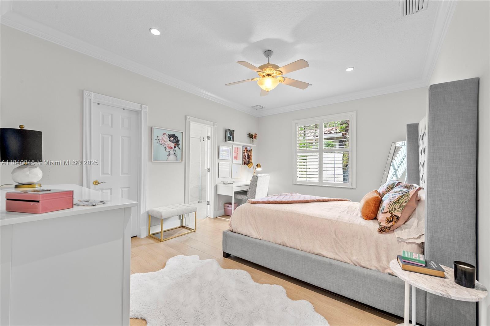 Weston, Florida, 33332, United States, 5 Bedrooms Bedrooms, ,6 BathroomsBathrooms,Residential,For Sale,1896752