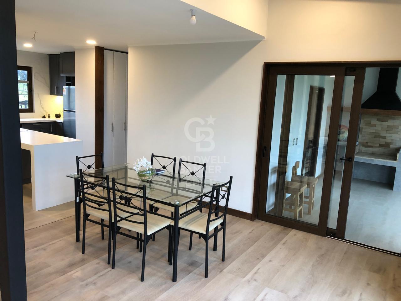 Puerto Varas, Chile, 5 Bedrooms Bedrooms, ,5 BathroomsBathrooms,Residential,For Sale,1993345