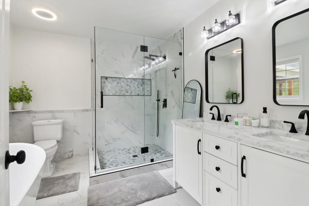 Woodstock, Georgia, 30188, United States, 5 Bedrooms Bedrooms, ,3 BathroomsBathrooms,Residential,For Sale,1979704