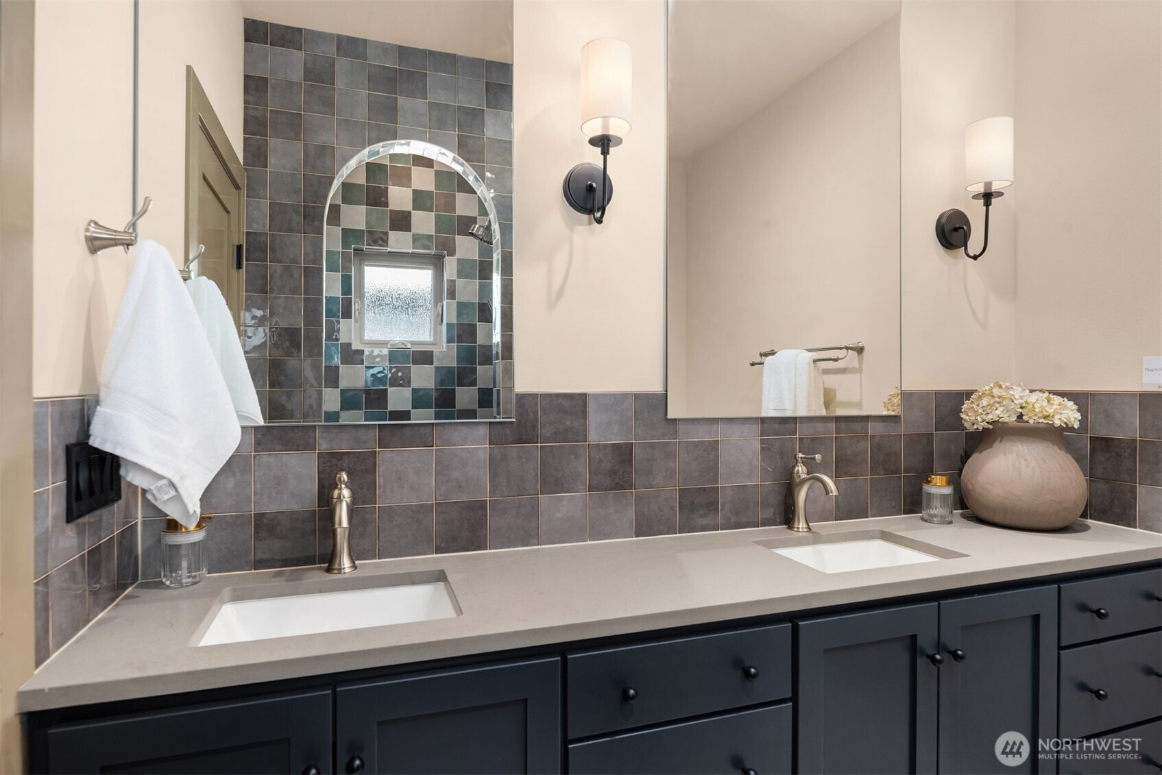 Seattle, Washington, 98106, United States, 2 Bedrooms Bedrooms, ,2 BathroomsBathrooms,Residential,For Sale,1900880