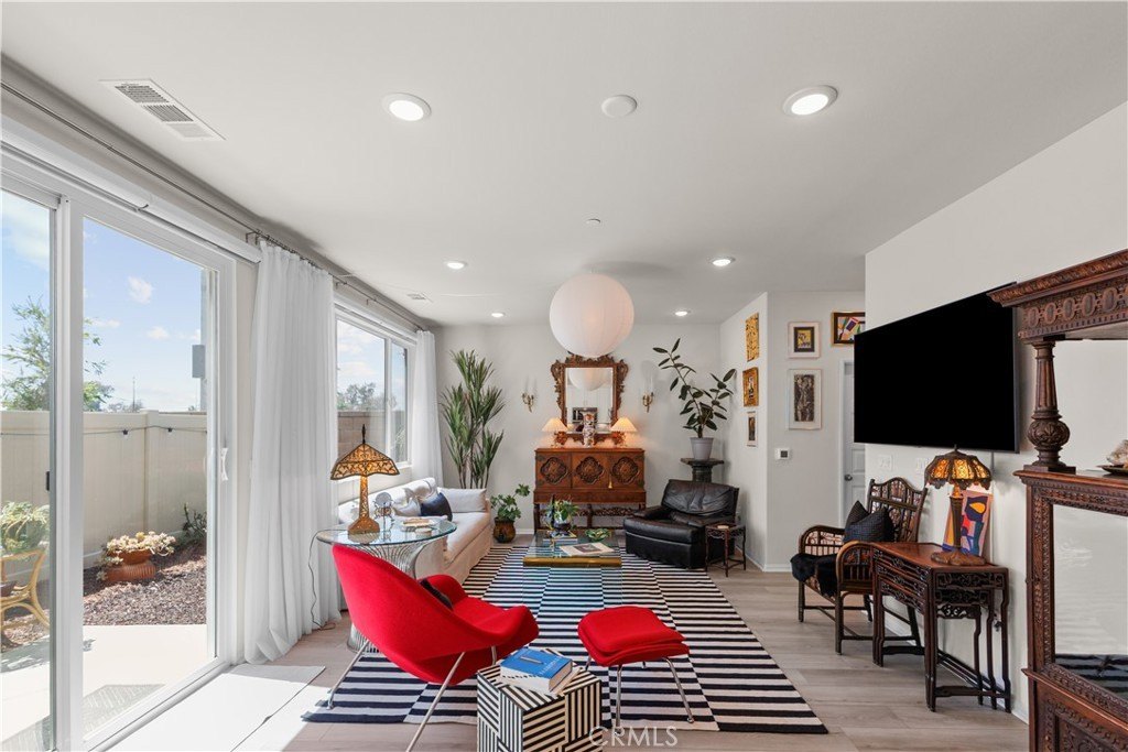 Redlands, California, 92374, United States, 3 Bedrooms Bedrooms, ,3 BathroomsBathrooms,Residential,For Sale,2005861