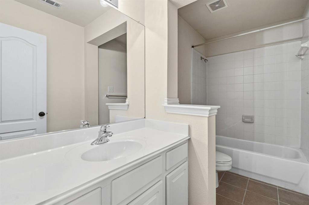 Denton, Texas, 76208, United States, 4 Bedrooms Bedrooms, ,5 BathroomsBathrooms,Residential,For Sale,2022446