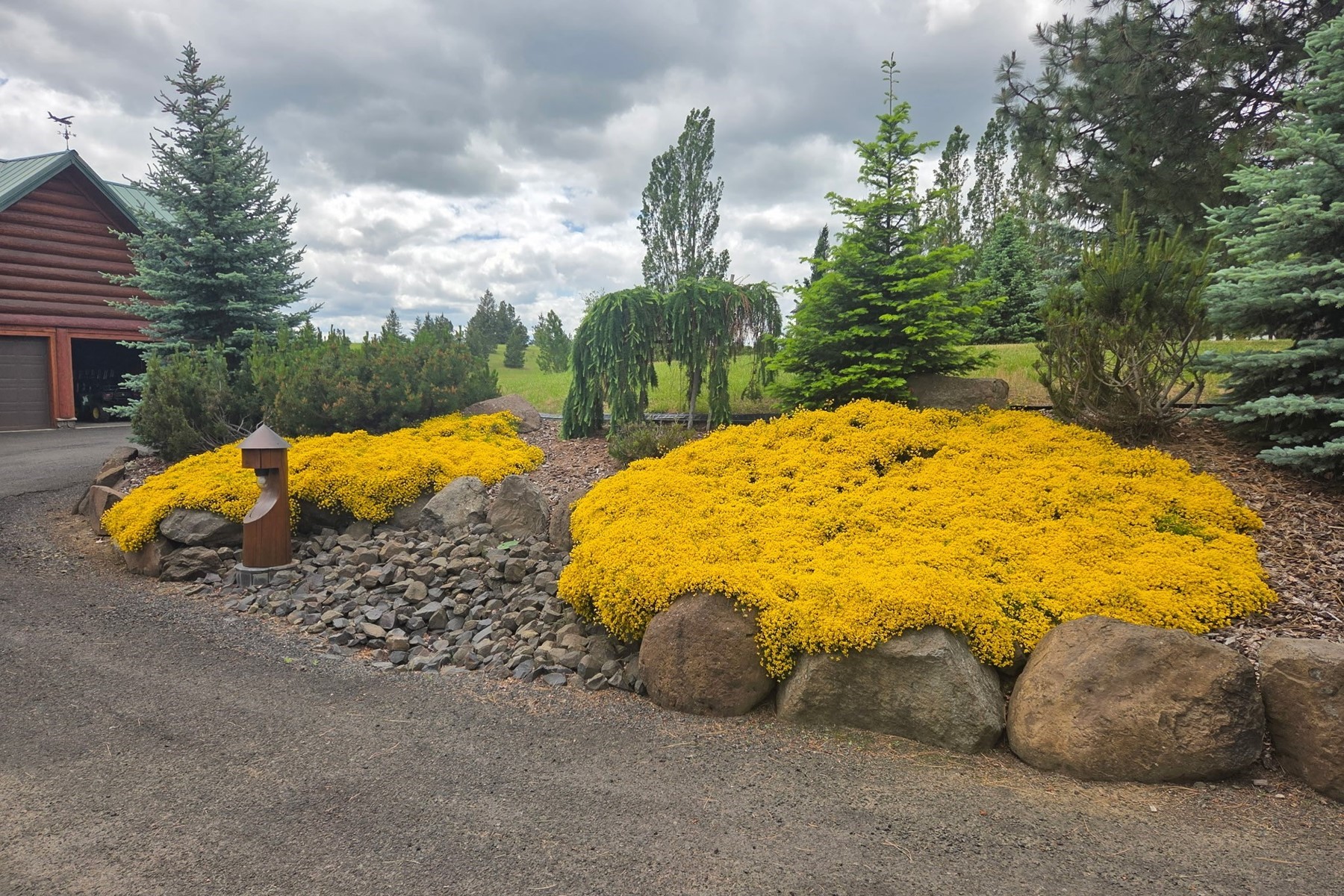  Log Estate overlooking Lake Coeur d