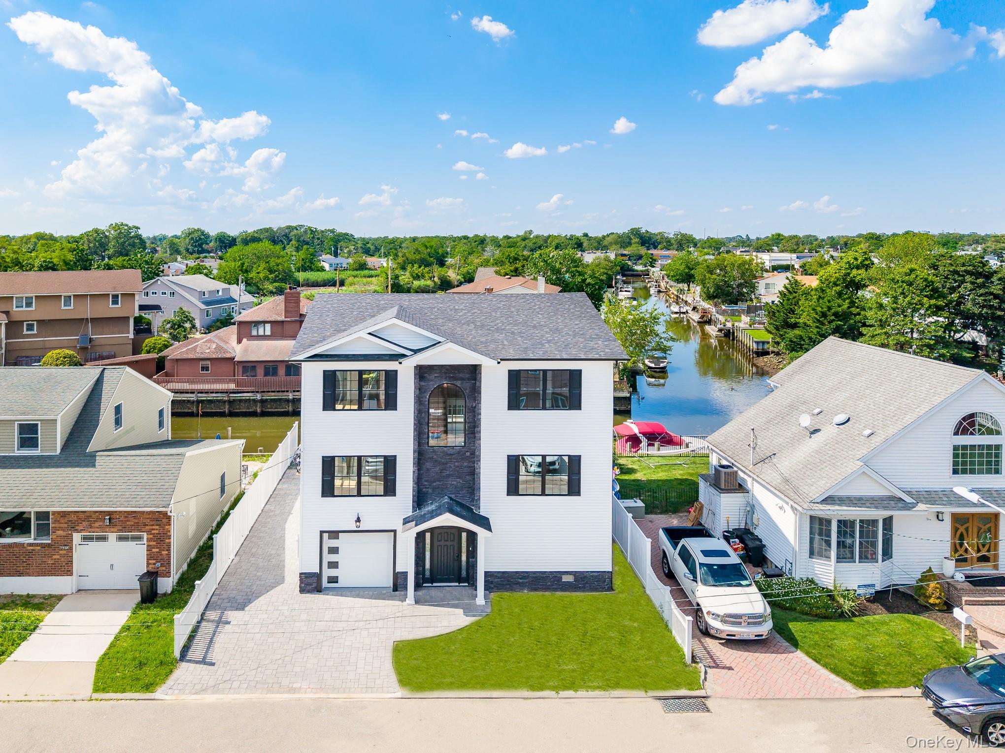 Bellmore, New York, 11710, United States, 5 Bedrooms Bedrooms, ,3 BathroomsBathrooms,Residential,For Sale,1977059