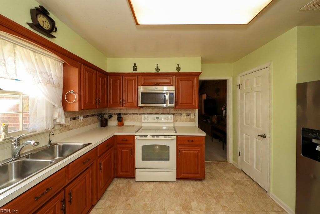 Virginia Beach, Virginia, 23464, United States, 5 Bedrooms Bedrooms, ,3 BathroomsBathrooms,Residential,For Sale,1996742