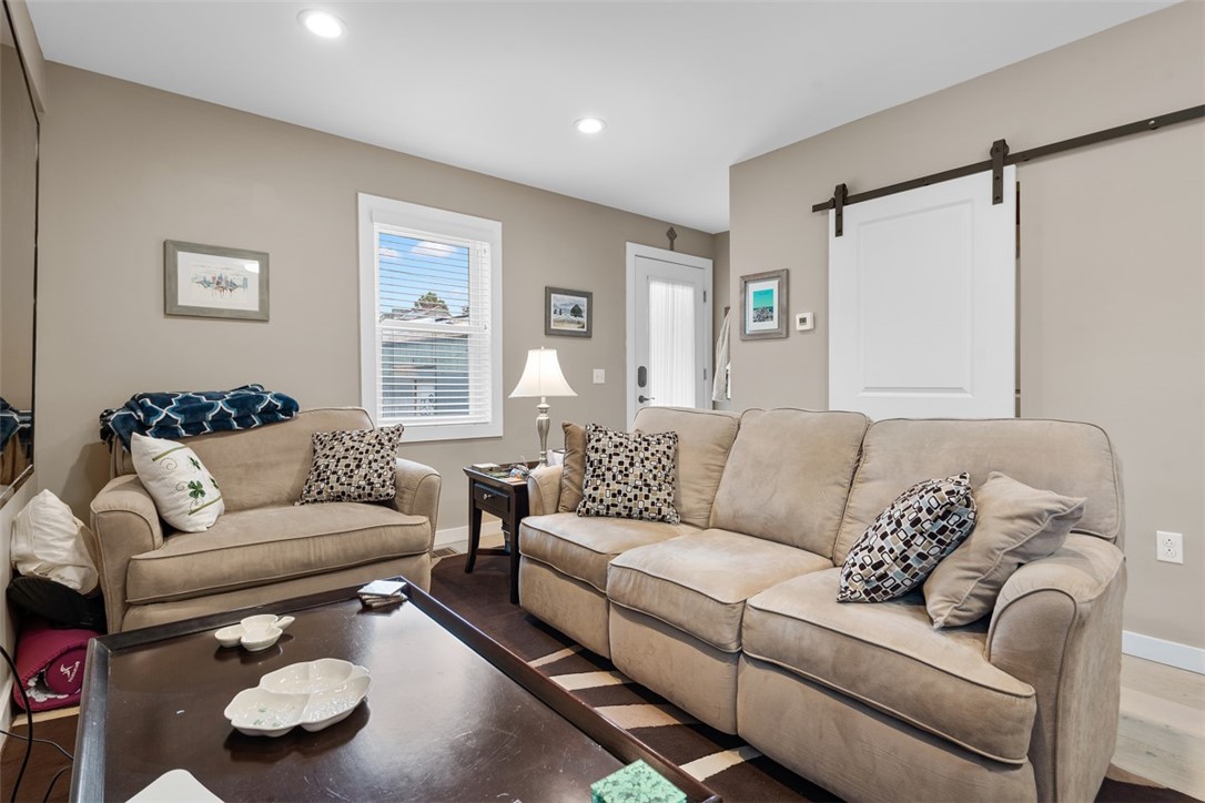 Lawrenceville, Pennsylvania, 15201, United States, ,Residential,For Sale,1988380