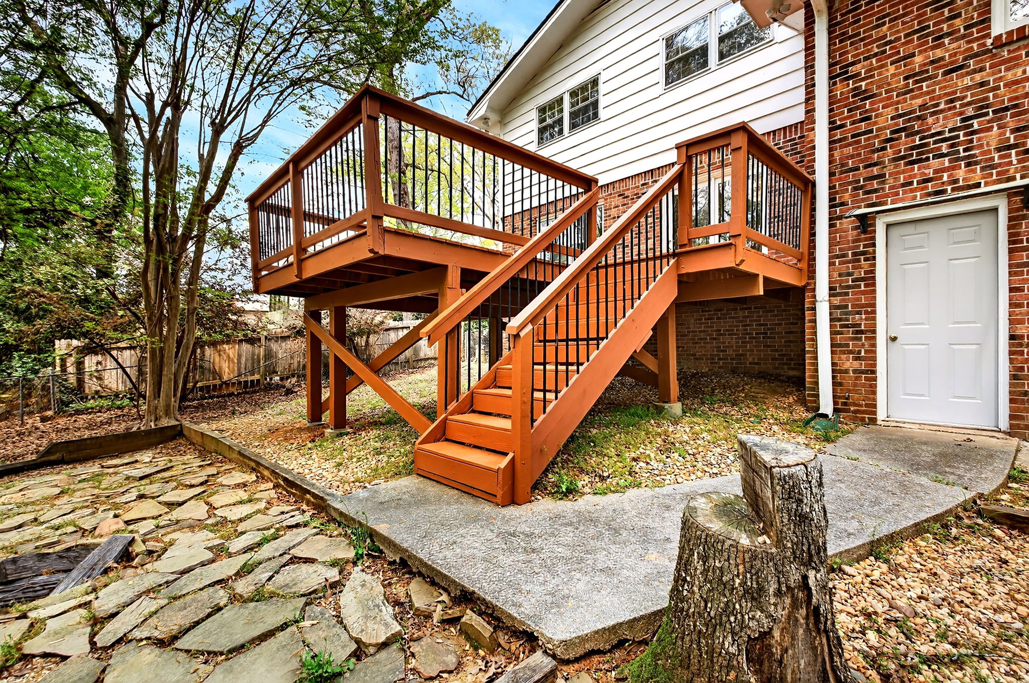  Thoughtfully Expanded and Updated Dunwoody Home on Wooded 0.82+/- Acre Lot - 物件實景