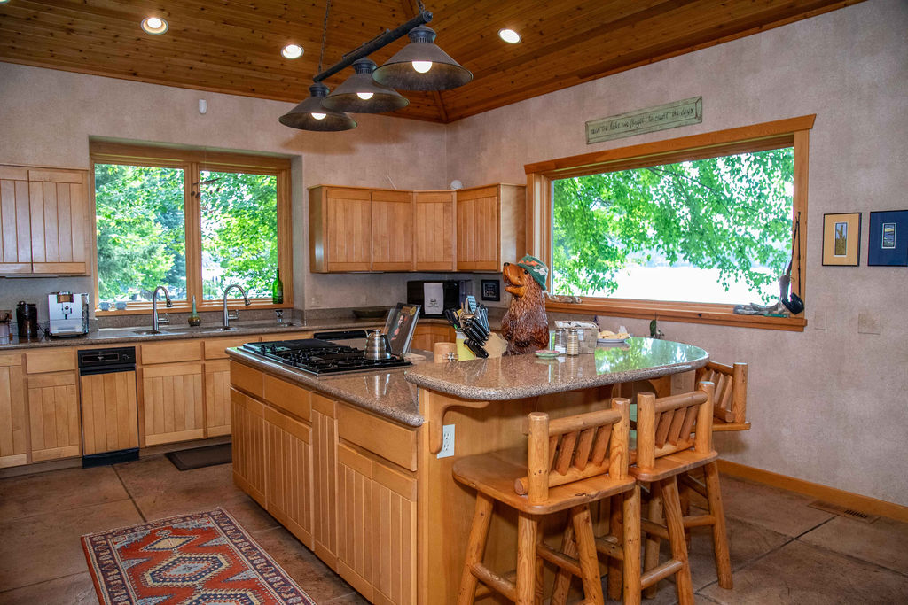 Hope, Idaho, 83836, United States, 3 Bedrooms Bedrooms, ,3 BathroomsBathrooms,Residential,For Sale,1975578