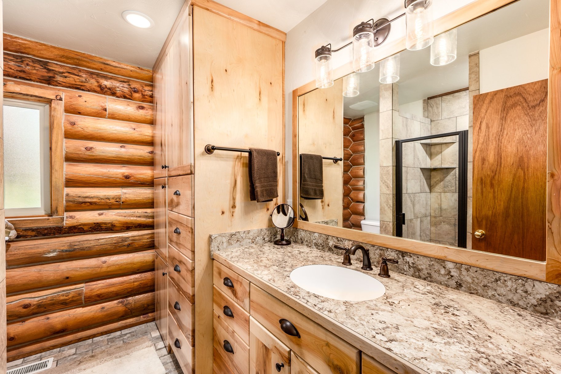  The Kind of Cabin Nobody Wants to Leave — For Sale in Fruitland, Utah - 物件實景