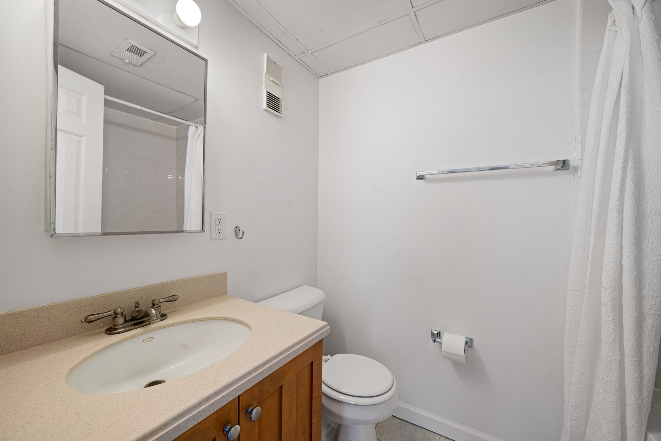  Beautifully Maintained Two Bedroom Condo in the Historic William Oliver Building - 物件實景