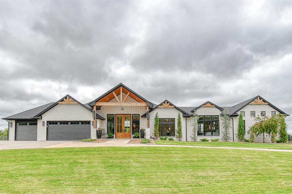 Amber, Oklahoma, 73004, United States, 6 Bedrooms Bedrooms, ,4 BathroomsBathrooms,Residential,For Sale,1984407