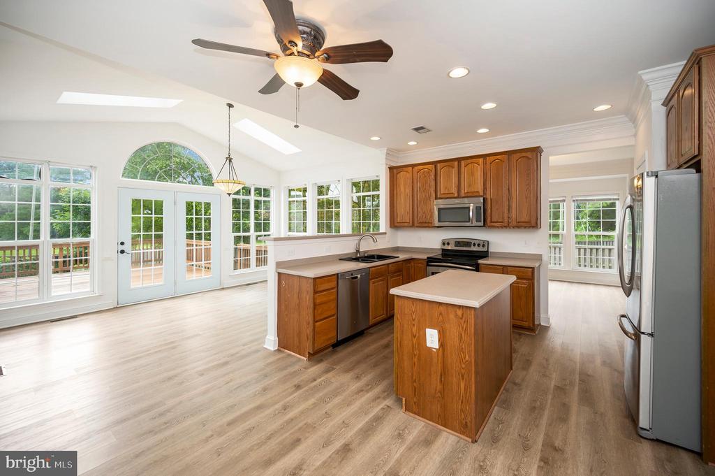 Bealeton, Virginia, 22712, United States, 6 Bedrooms Bedrooms, ,4 BathroomsBathrooms,Residential,For Sale,1916093