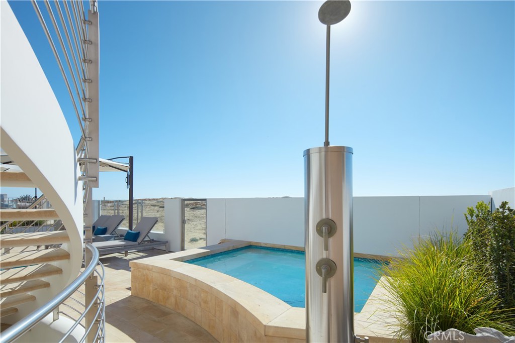 Newport Beach, California, 92661, United States, 7 Bedrooms Bedrooms, ,11 BathroomsBathrooms,Residential,For Sale,1877101