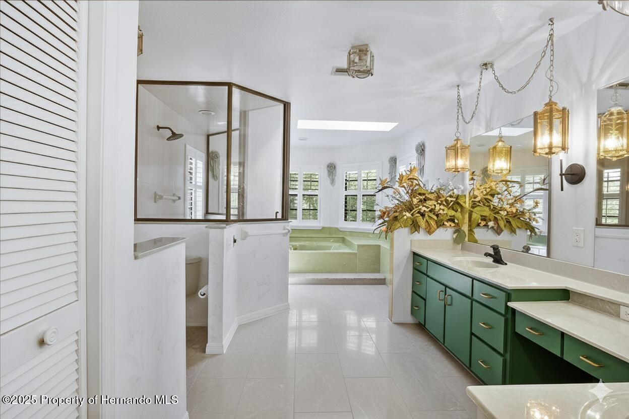 Weeki Wachee, Florida, 34607, United States, 4 Bedrooms Bedrooms, ,5 BathroomsBathrooms,Residential,For Sale,1944621