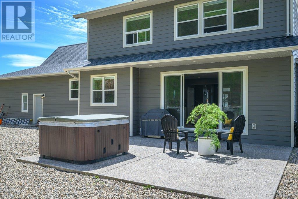 VERNON, British Columbia, V1B 0A3, CA, 4 Bedrooms Bedrooms, ,2 BathroomsBathrooms,Residential,For Sale,1907327
