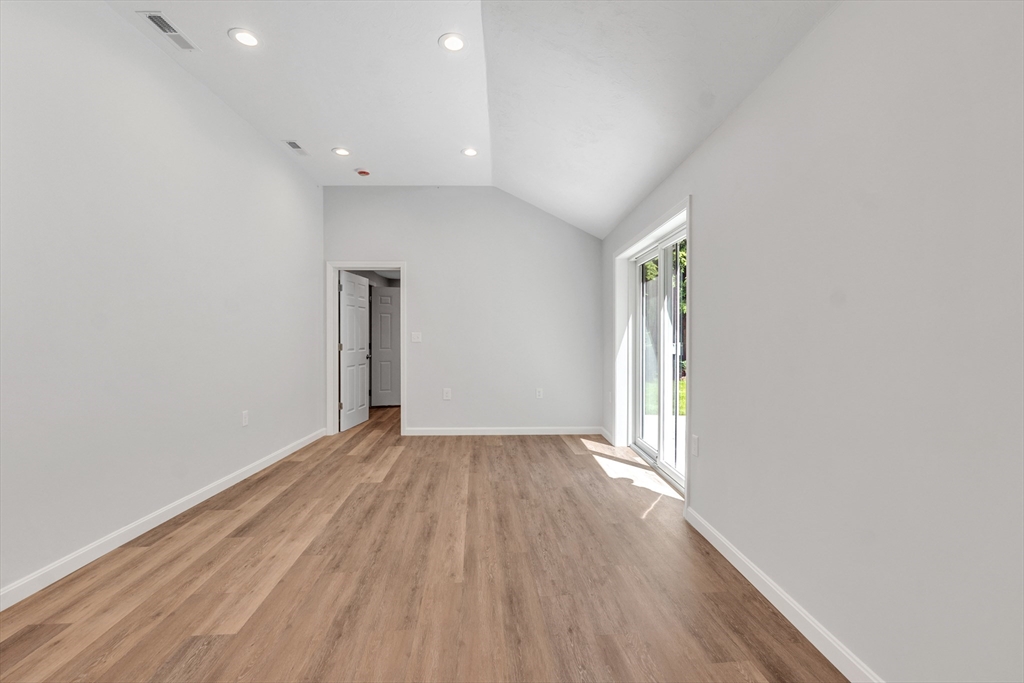 North Attleboro, Massachusetts, 02760, United States, 3 Bedrooms Bedrooms, ,Residential,For Sale,1872136